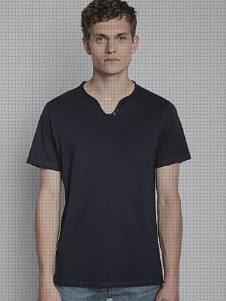 Review de camiseta negra de cuello pico hombre